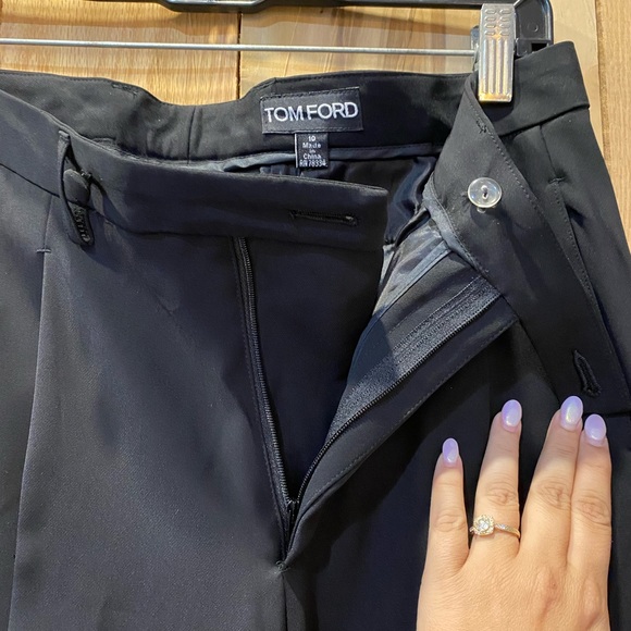 TOM FORD
Pleated Wide-Leg Pants
size 10 unhemmed - Picture 4 of 8